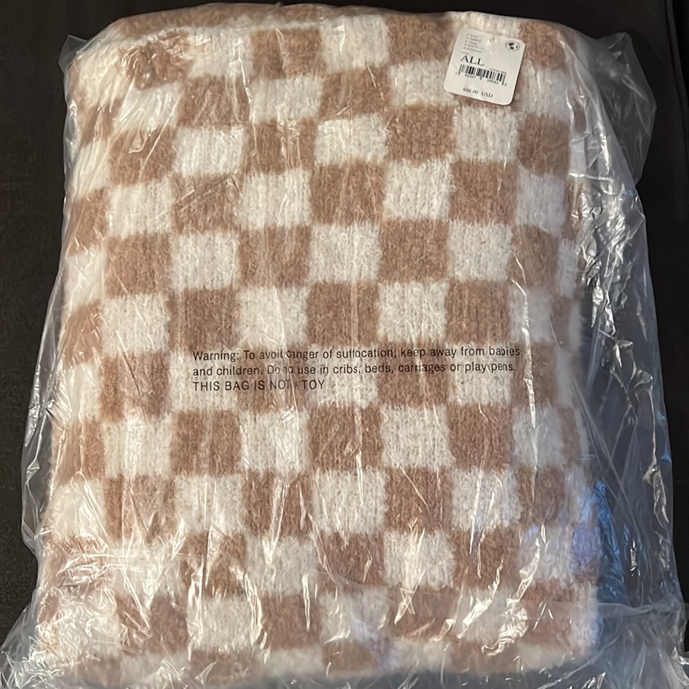 Free People Checkers Carry On Scarf Set - Picture 2 of 5